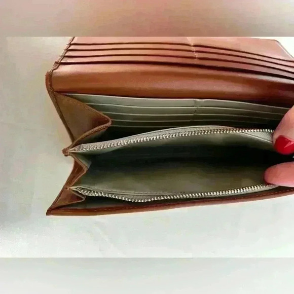 Loewe Brown and Silver Leather Wallet Timeless Design - Picture 7 of 9